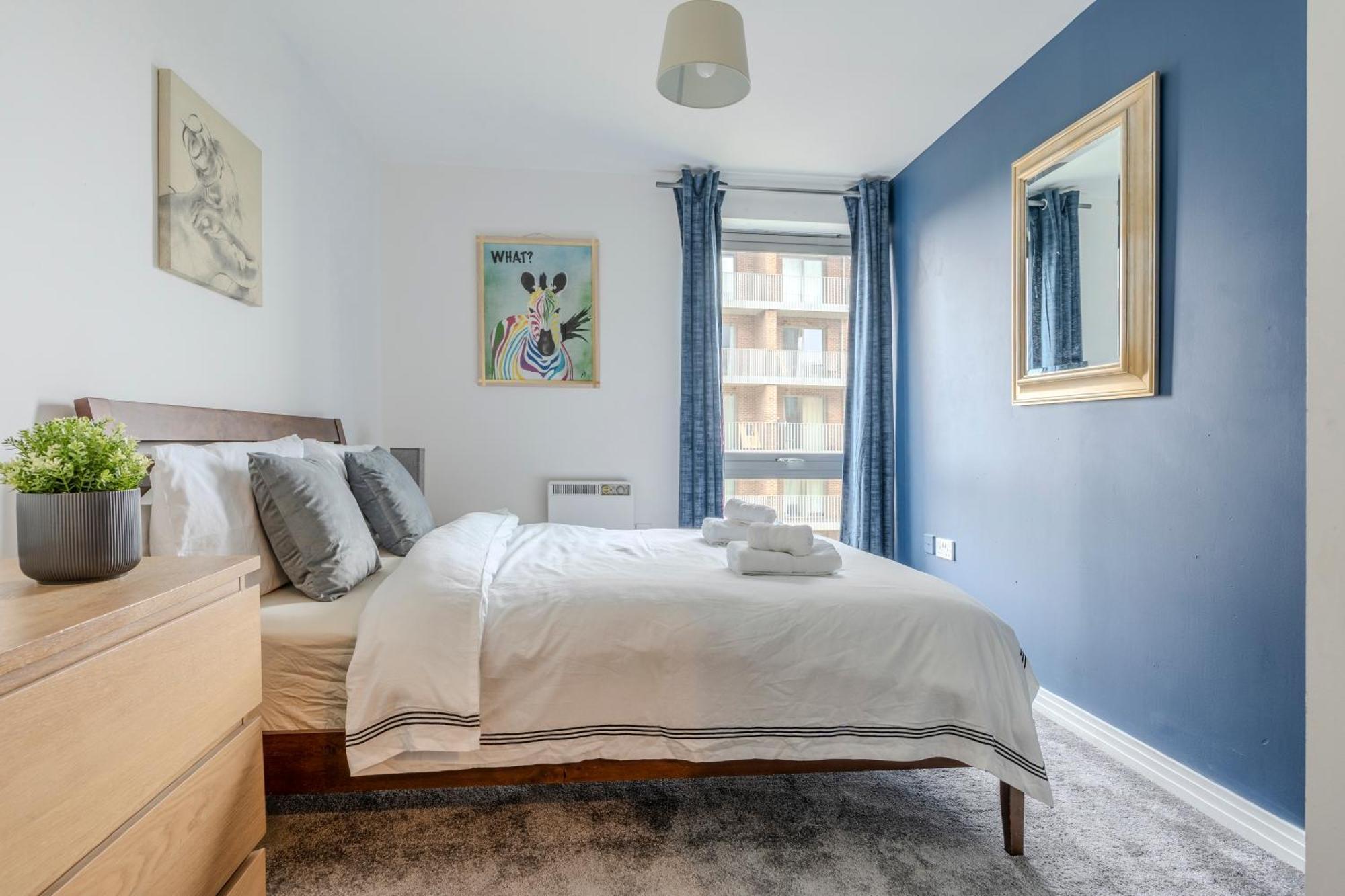 Entire Flat In Ealing Apartment ลอนดอน ภายนอก รูปภาพ